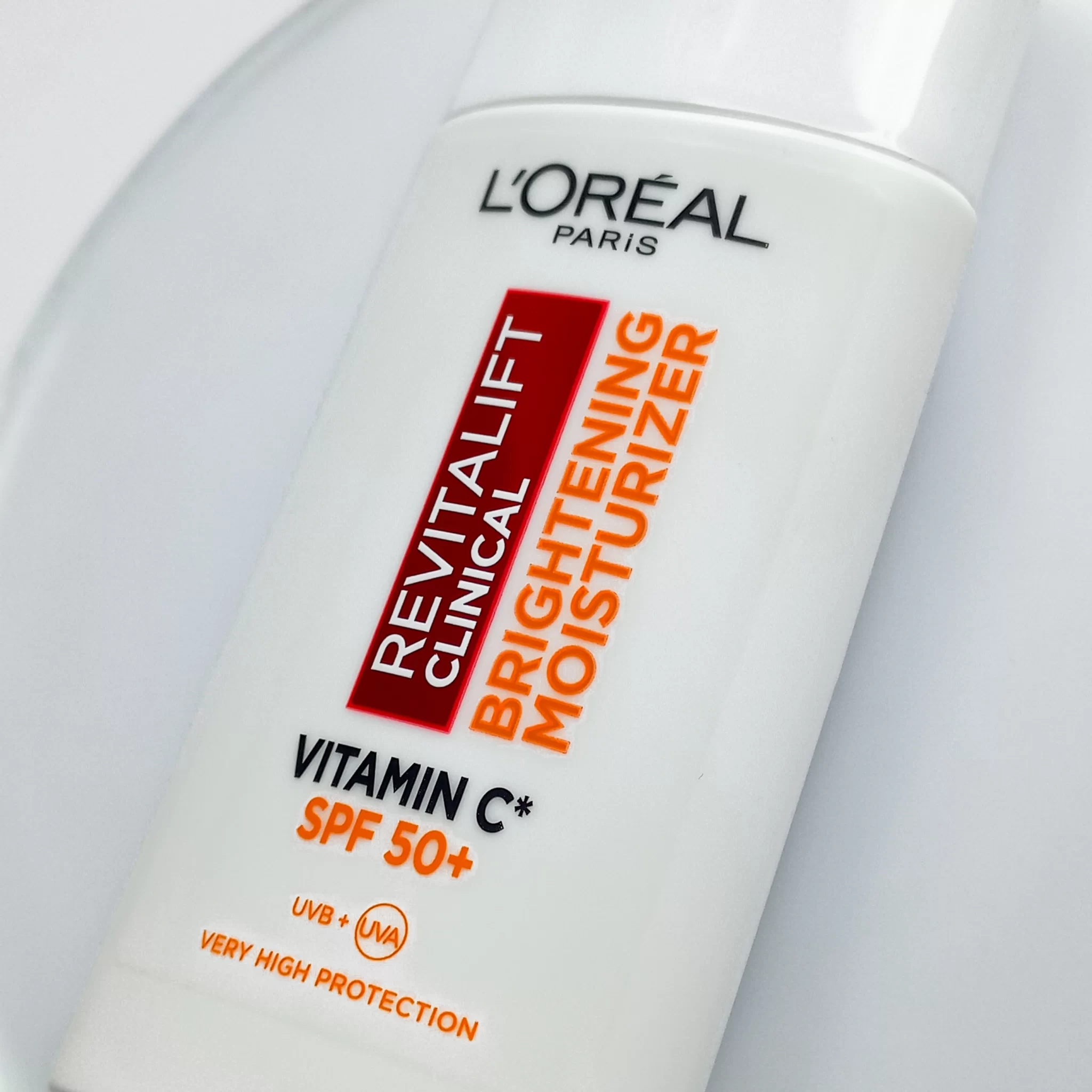 L'Oréal Paris Revitalift Clinical krem ochronny SPF50 2